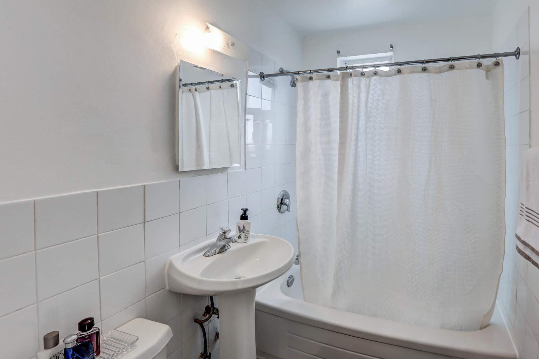 1535 Birchmount Apartments - 1 Bedroom in Toronto