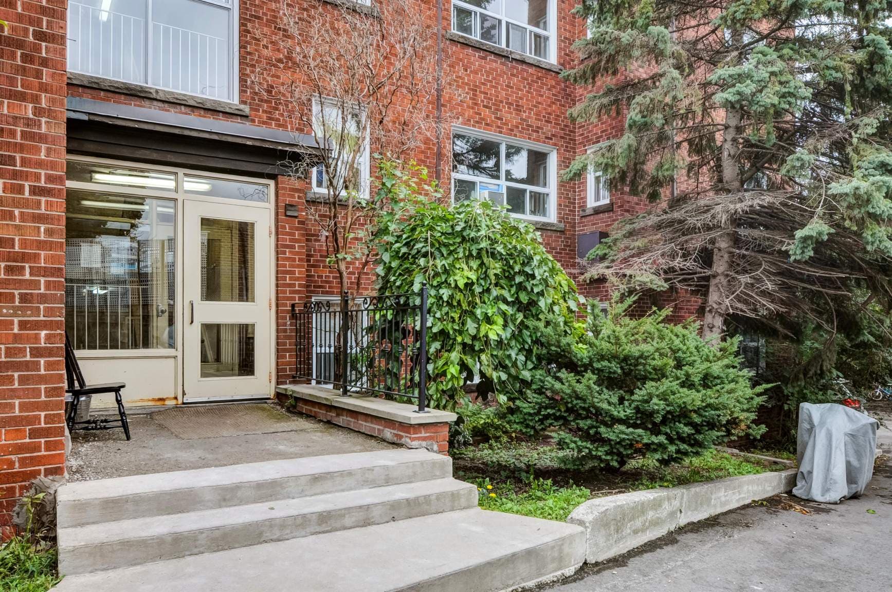 Folcroft Apartments - 1 Bedroom in Toronto