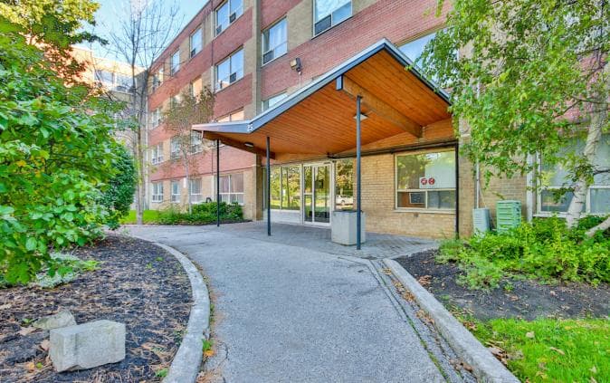 9 - 27 Bergamont Ave - 2 Bedroom - $500 Gift Card in Toronto
