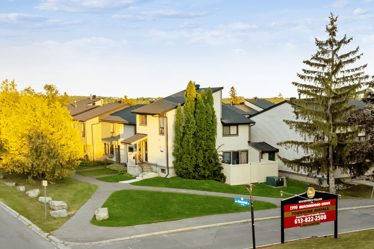 Townhouse (4 bedroom) available at 1998 Beaconwood Drive, Ottawa in Ottawa
