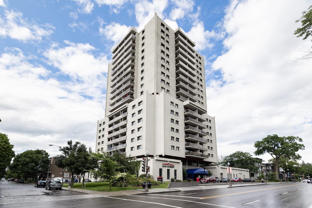 1 Bedroom available at 250 Grande Allée Ouest, Quebec City in Quebec City