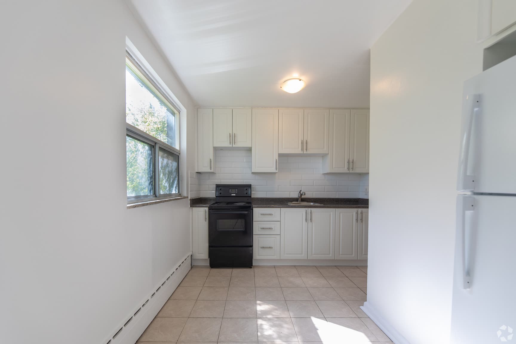 Glazebrook Avenue Apartments - 1 Bedroom in Toronto