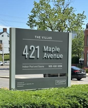 421 Maple Ave. Burlington, ON in Burlington