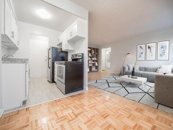 2730 Yonge St. Toronto - Glencairn Garden Apartments - 1 Bedroom - $500 Gift Card in Toronto