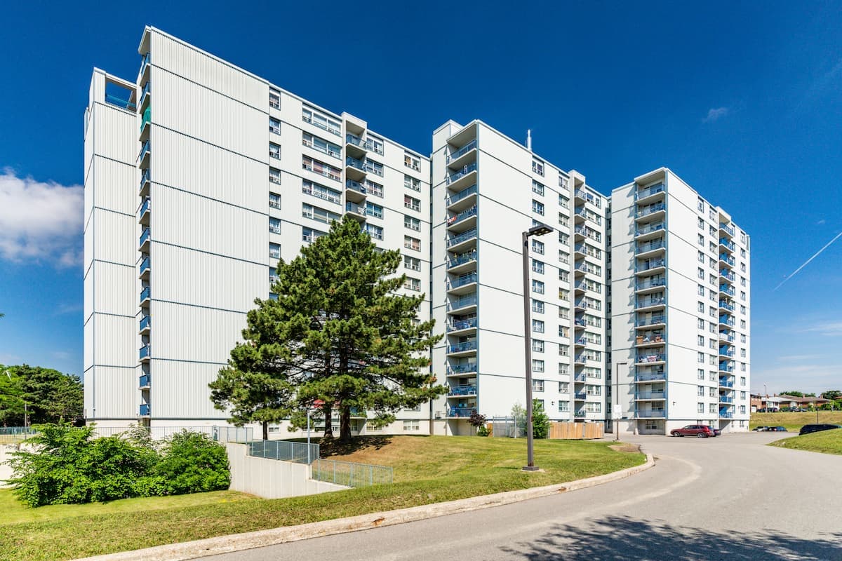 1 Bedroom available at 2020 Sheppard Ave West, North York in North York