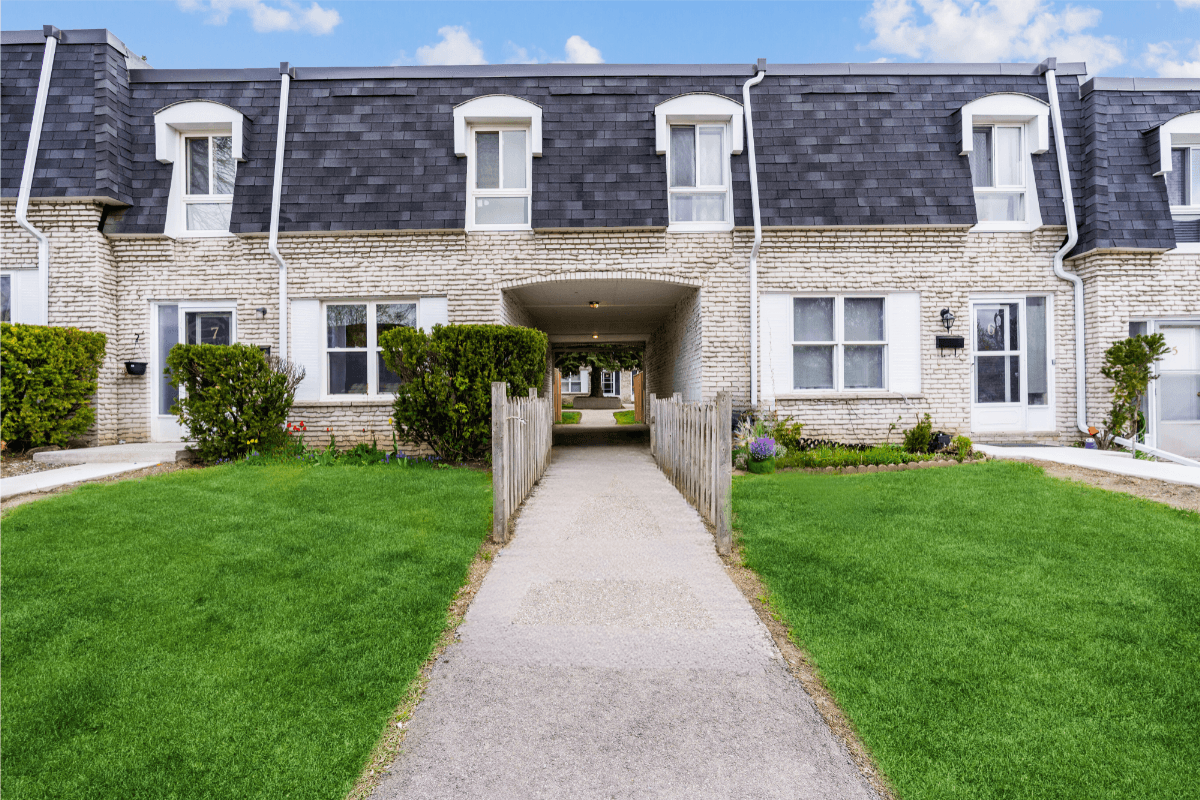 Townhouse (3 bedroom) available at 3515-3516 Havenwood Drive in Mississauga