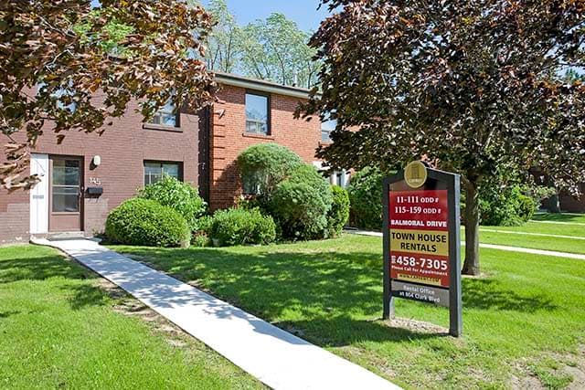 Townhouse (3 bedroom) available at Balmoral Drive, Brampton — photo 1 of 11