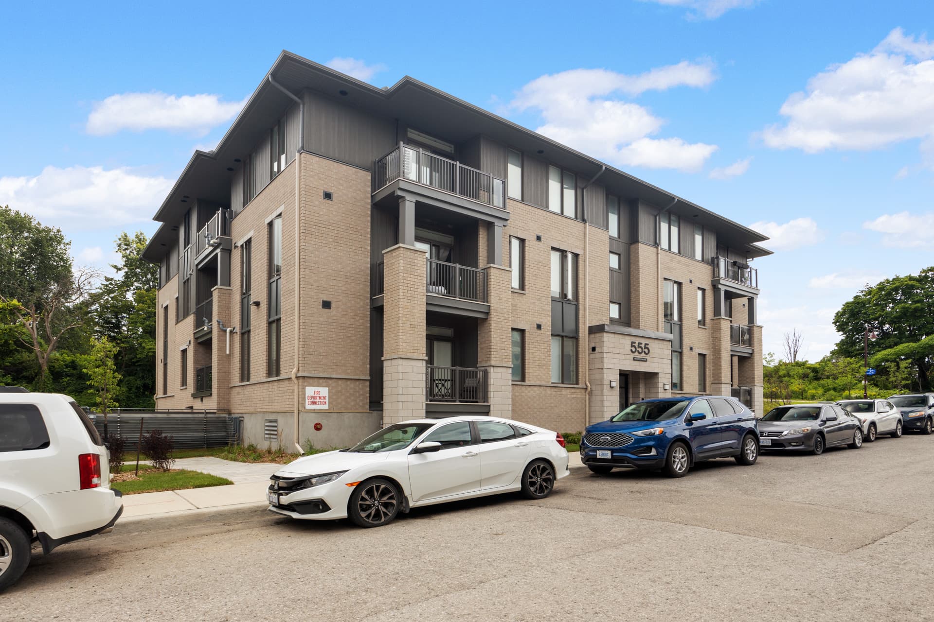 2 Bedroom + Den available at 525, 545 & 555 Recolte Private in Orléans